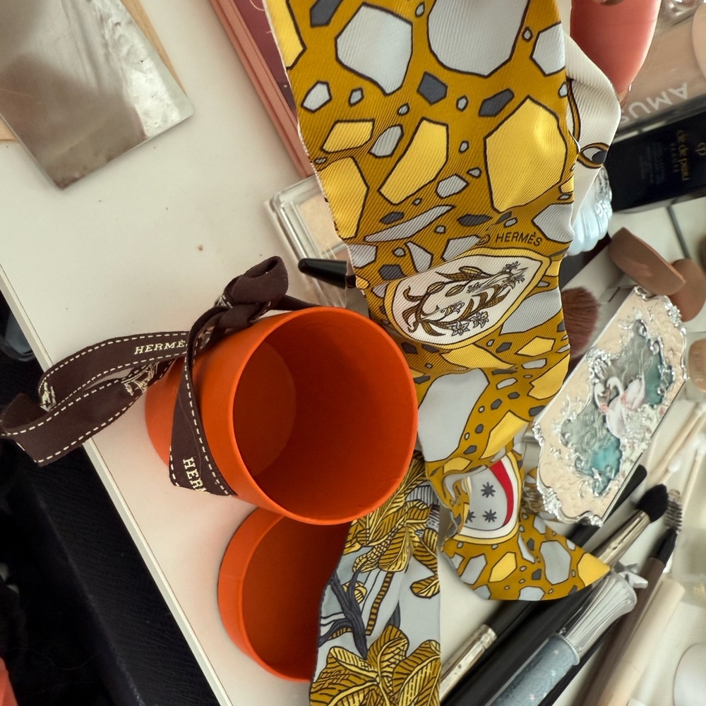 Hermes Muse Yellow and Gray Patterned Scarf